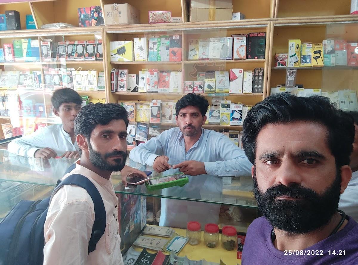 Malik Refreshment Point & Barbie.Q
