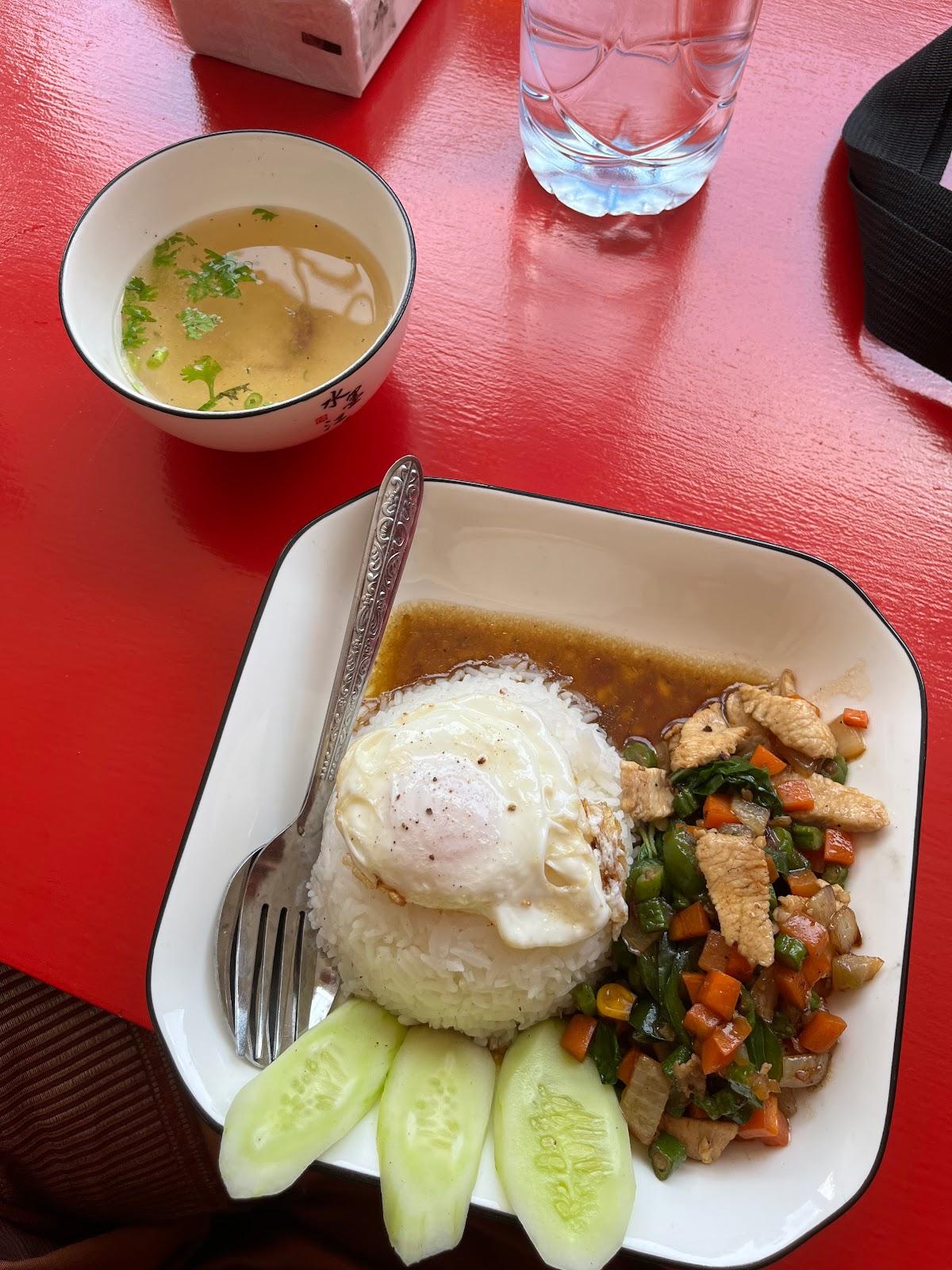 ຮ້ານອາຫານ​ ບົວລອຍ