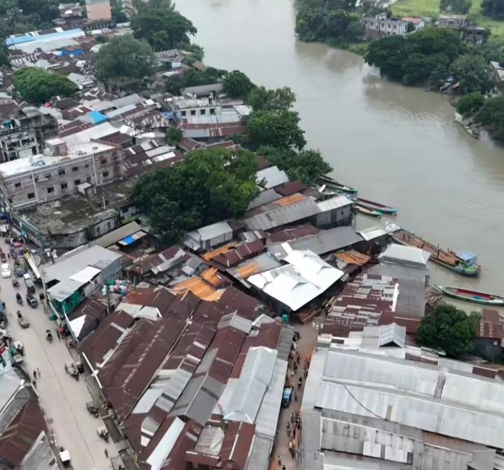 আবুল হোটেল এন্ড রেষ্টুরেন্টে