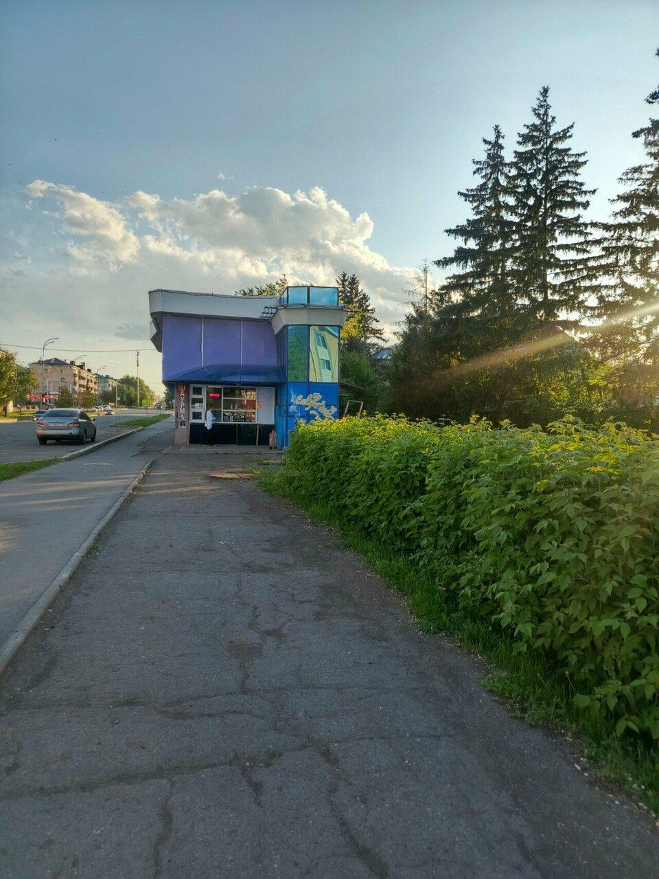 Красный восток