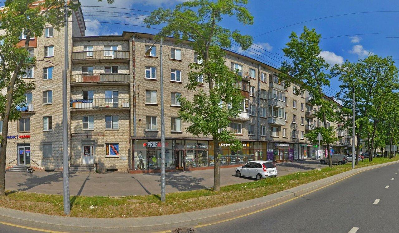 Сначала завтрак