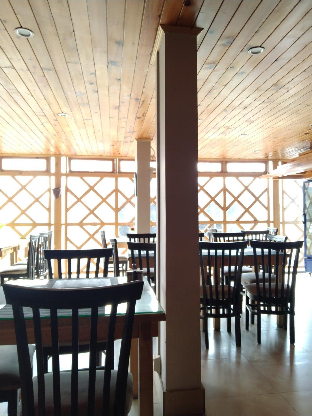 Rainbow Hotel Karimabad